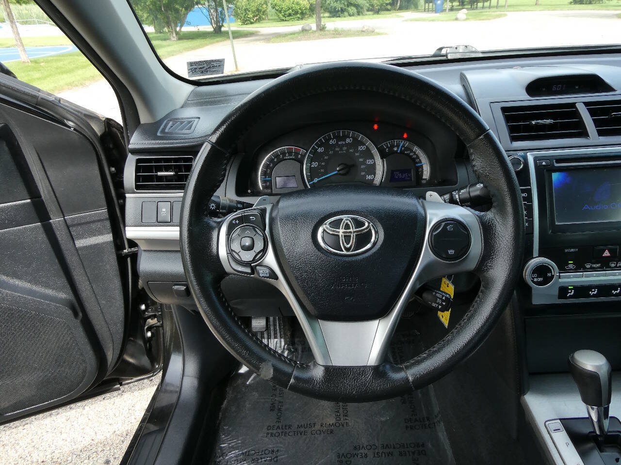Used 2012 Toyota Camry SE FWD image 11