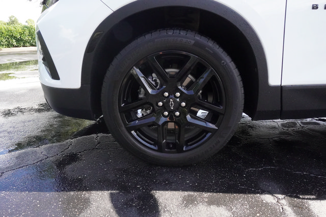 Used 2021 Chevrolet Blazer LT w/ LPO, Black Accent Package FWD image 33