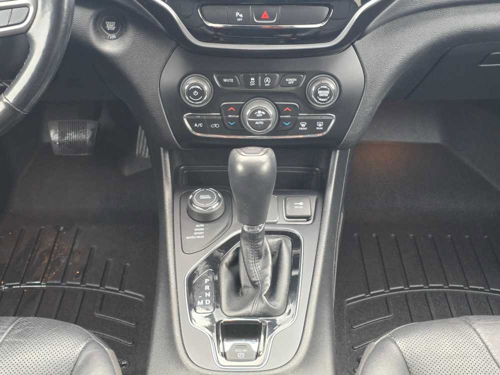 Used 2020 Jeep Cherokee Limited AWD/4WD image 13