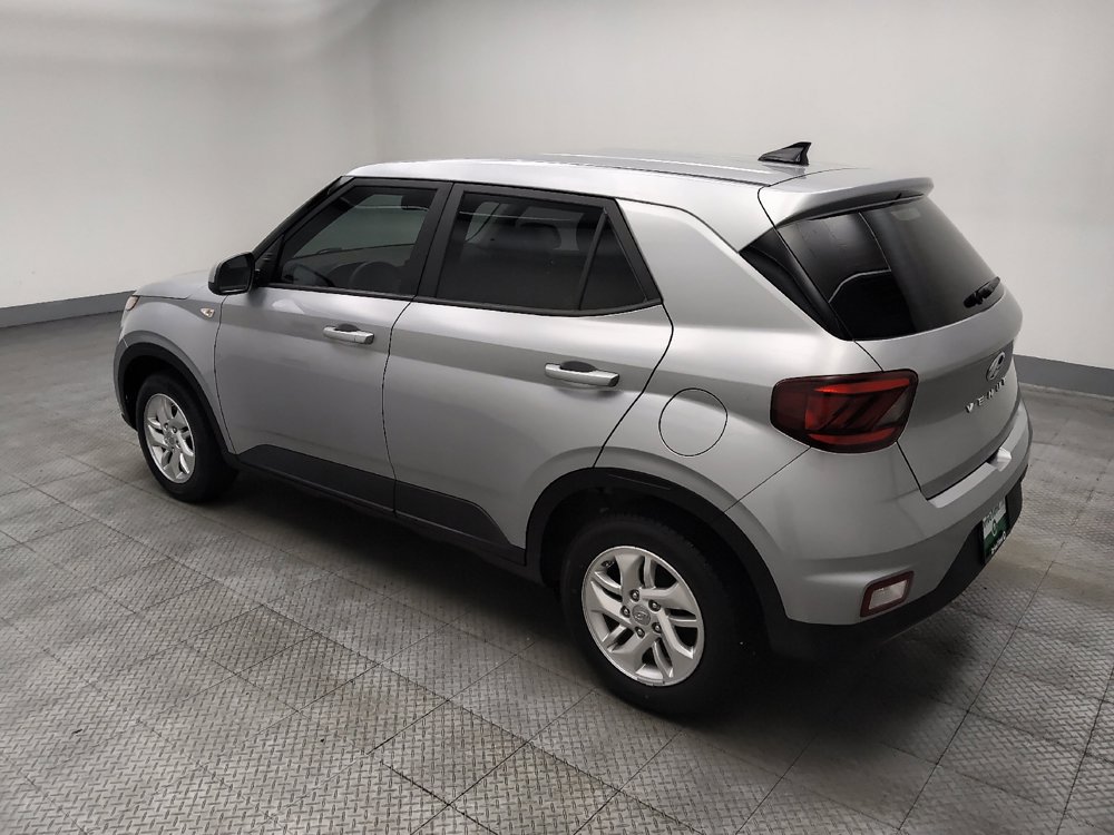 Used 2021 Hyundai Venue SE FWD image 3