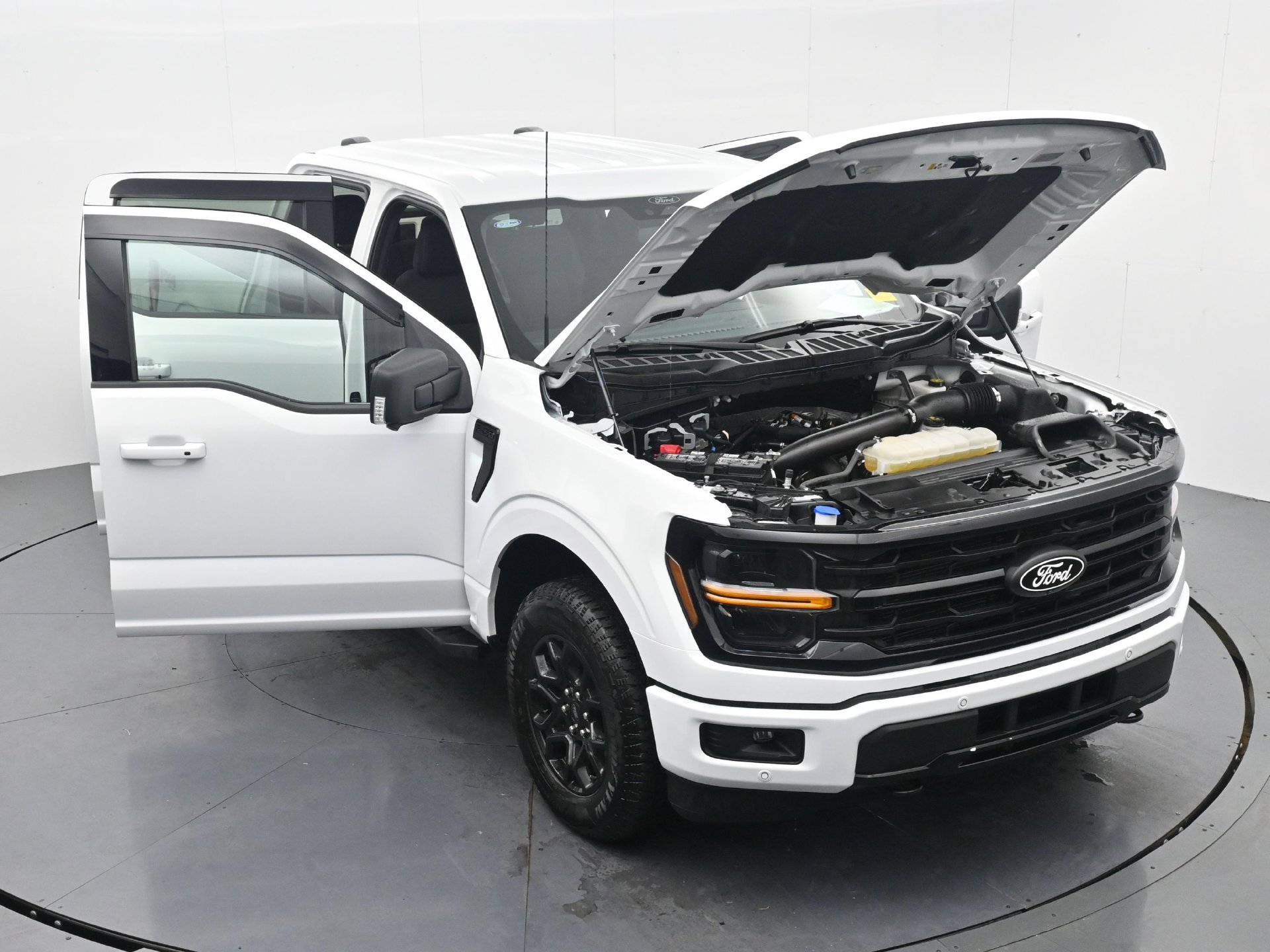 Used 2025 Ford F150 XLT w/ Equipment Group 302A MID AWD/4WD image 39