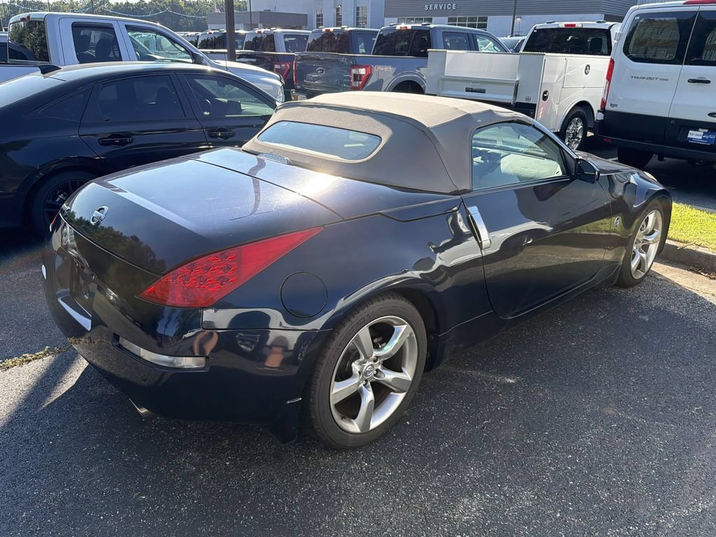 Used 2007 Nissan 350Z Touring RWD image 9