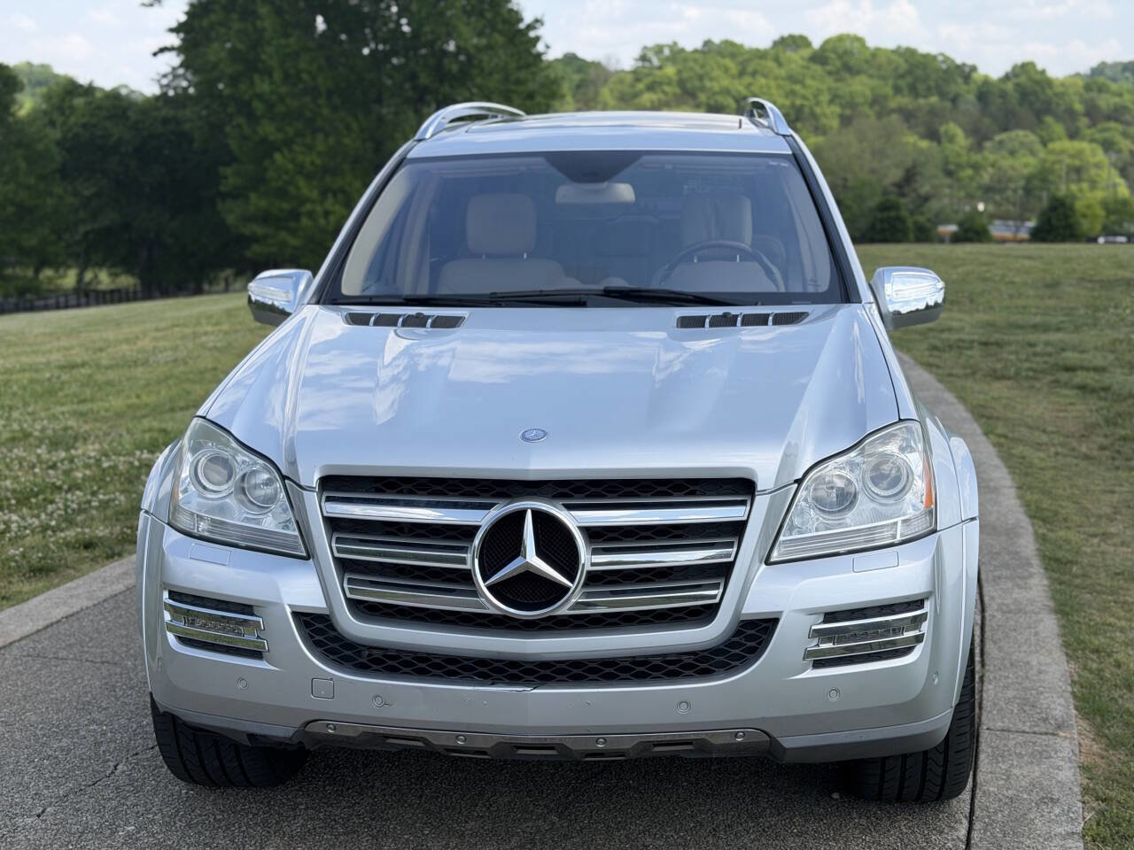 Used 2010 Mercedes-Benz GL 550 4MATIC image 5