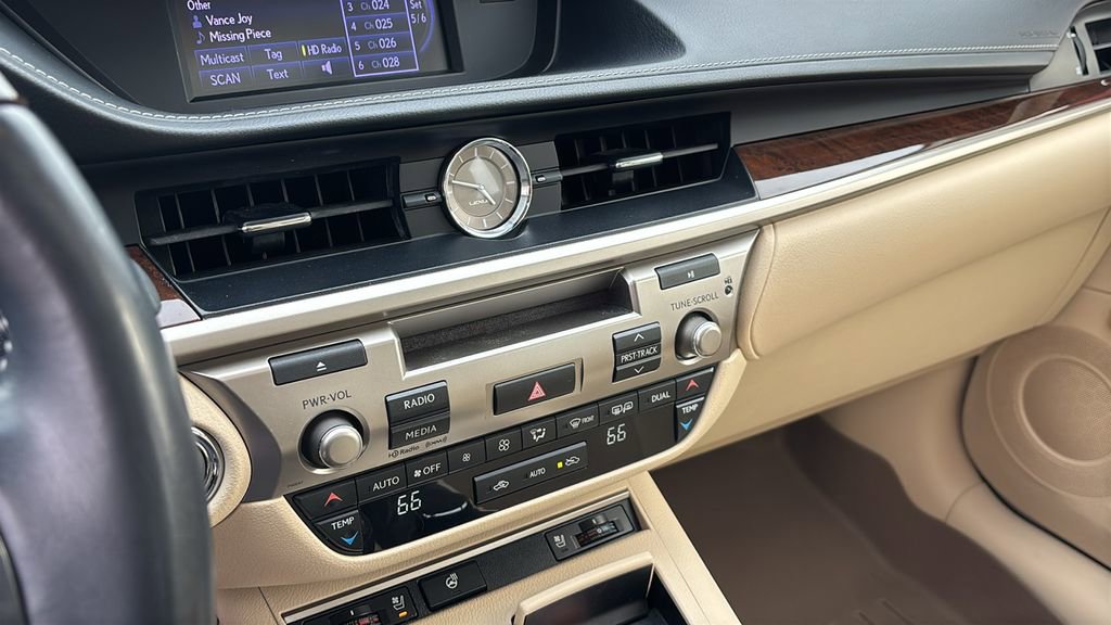 Used 2014 Lexus ES 350 w/ Premium Package image 20