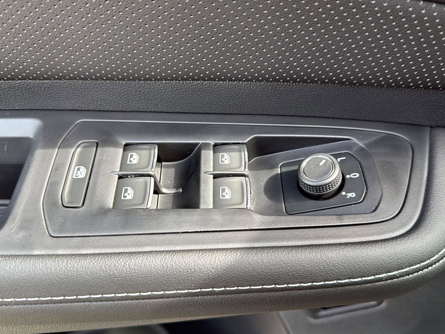 New 2026 Volkswagen Atlas SE image 18