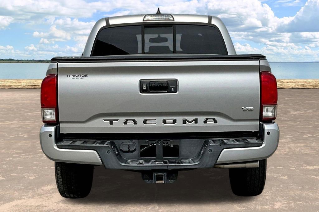 Used 2016 Toyota Tacoma TRD Sport image 7