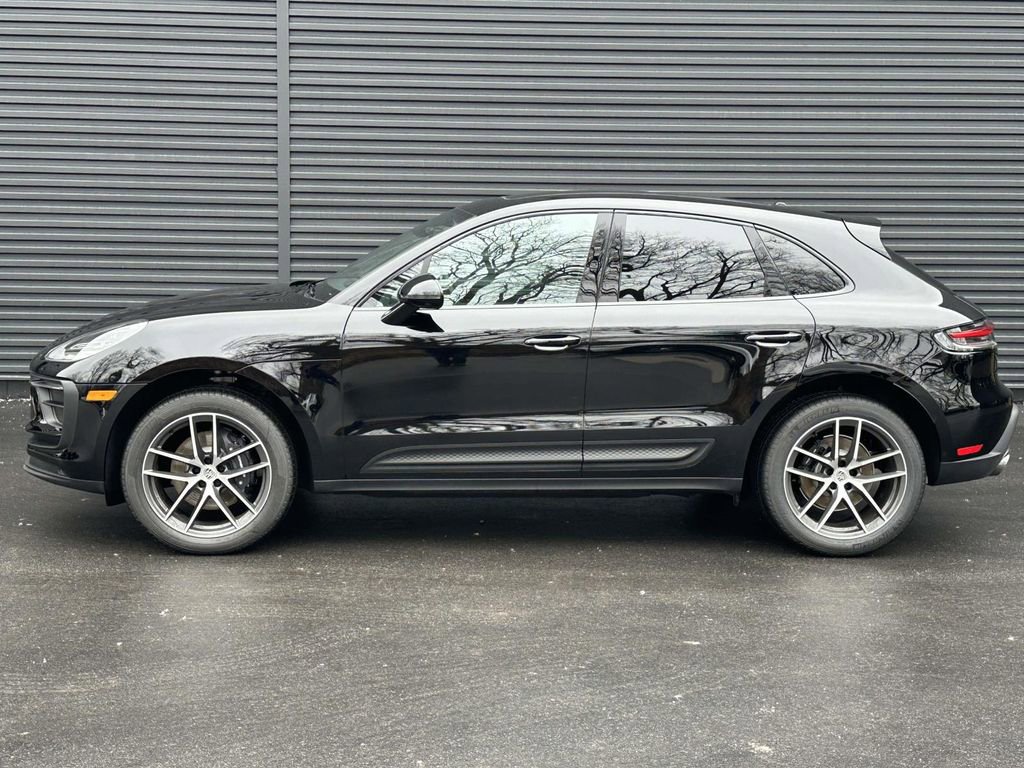 Used 2026 Porsche Macan AWD/4WD image 2