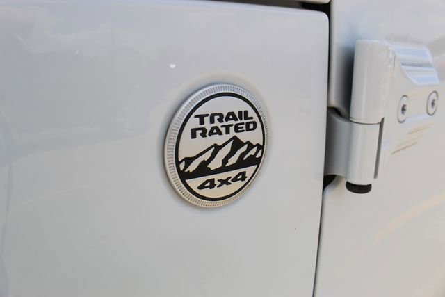 Used 2021 Jeep Gladiator Overland AWD/4WD image 9