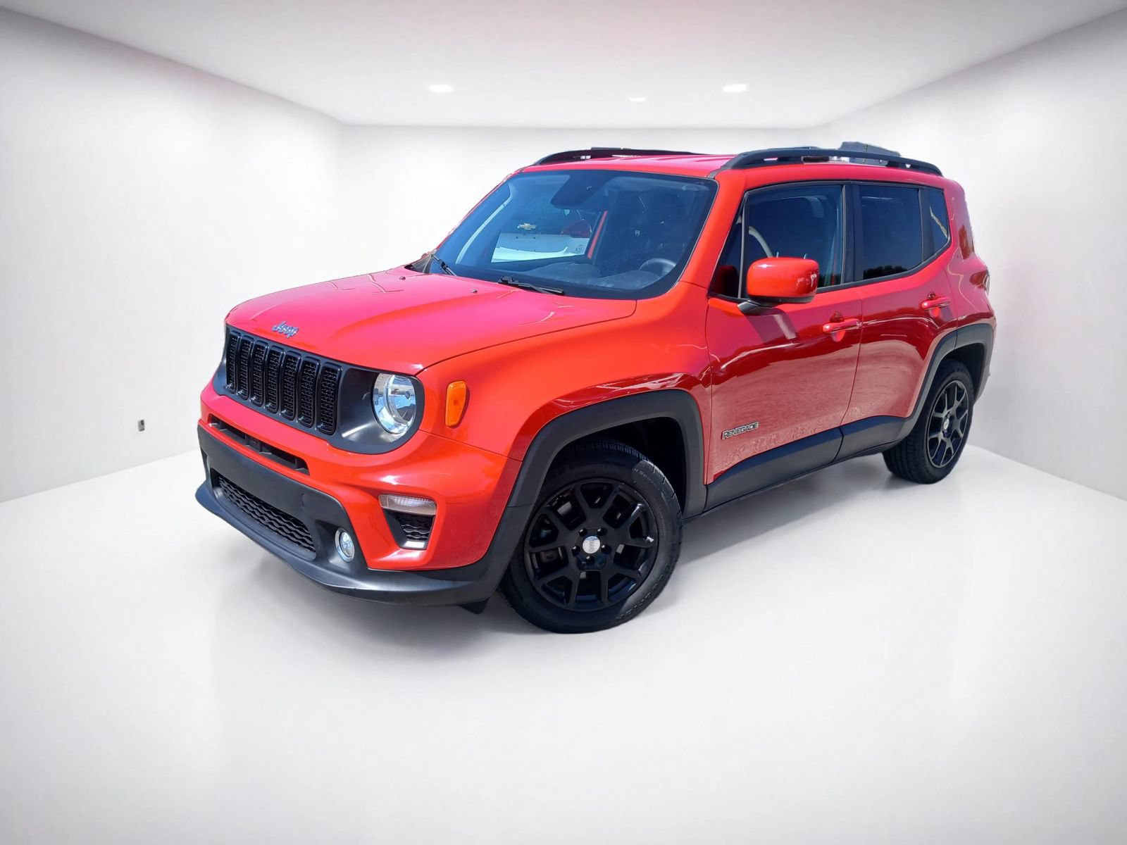 Used 2019 Jeep Renegade Latitude FWD image 2