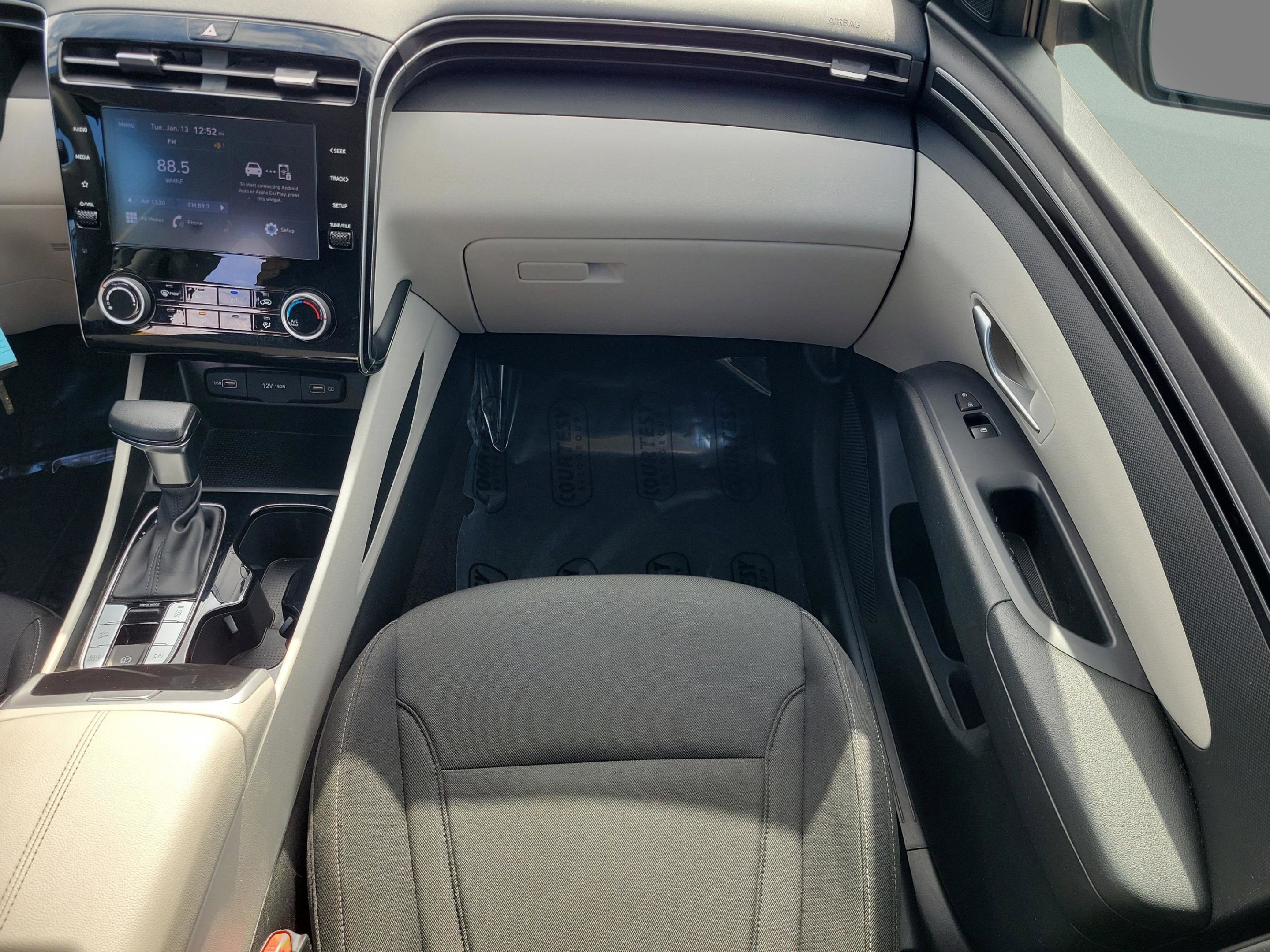 Used 2022 Hyundai Tucson SE w/ Cargo Package image 10