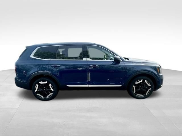 Used 2024 Kia Telluride EX w/ EX Captain's Chair Package FWD image 9