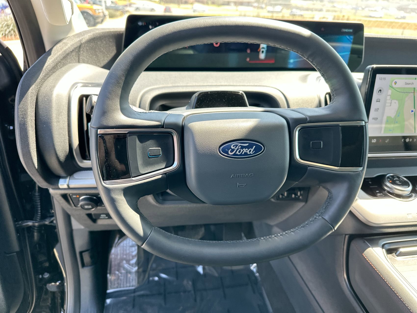 Used 2025 Ford Expedition Active AWD/4WD image 14