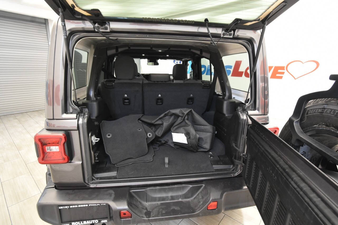 Used 2025 Jeep Wrangler Unlimited Sahara AWD/4WD image 31