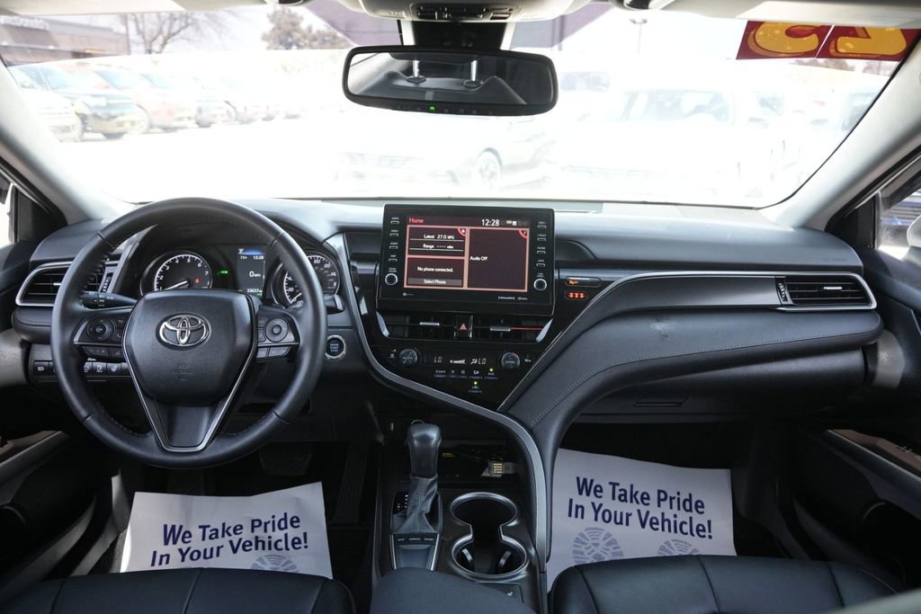 Used 2023 Toyota Camry SE w/ Cold Weather Package image 17