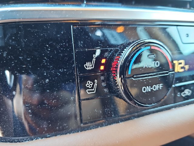 Used 2024 Nissan Pathfinder Platinum FWD image 32