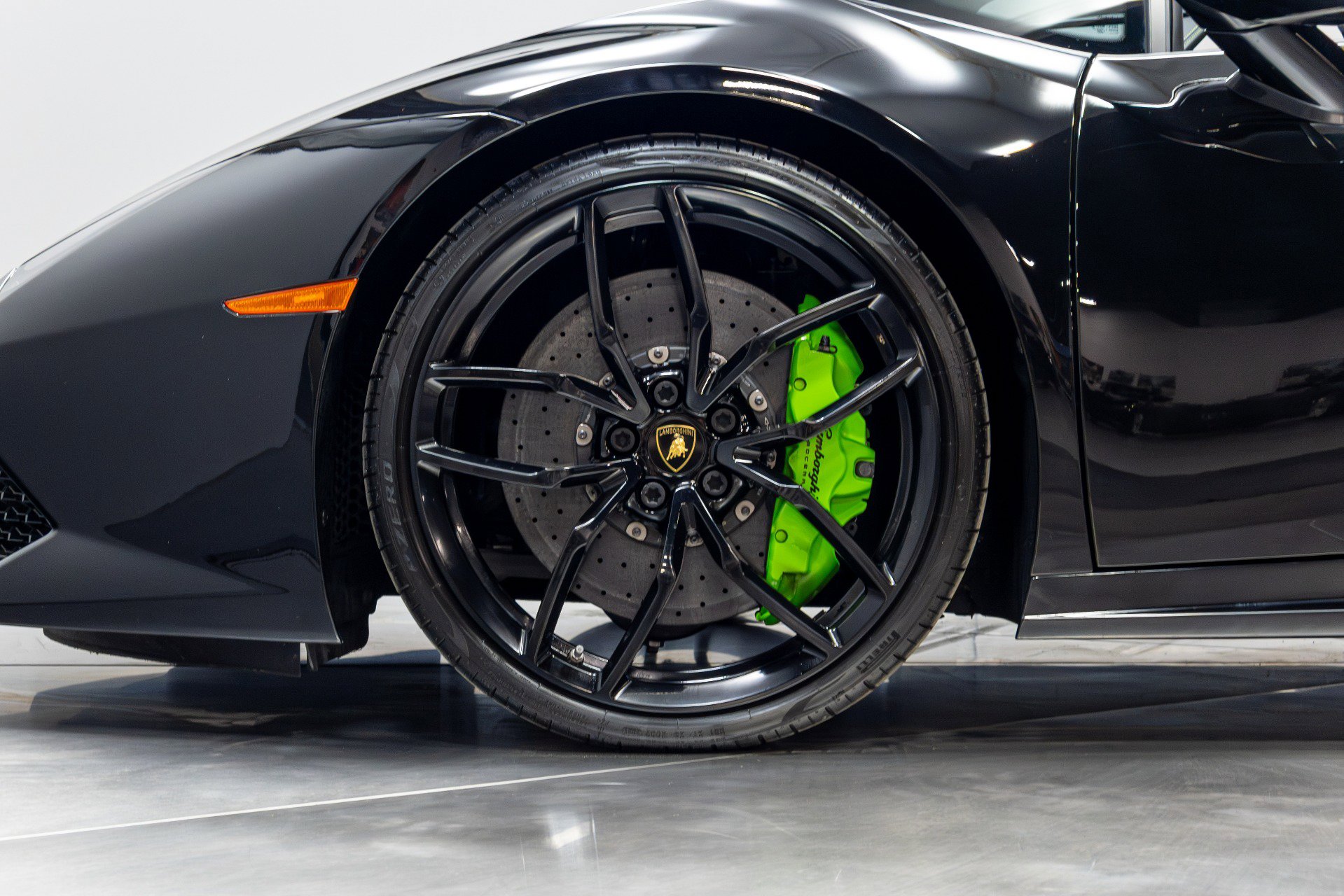 Used 2017 Lamborghini Huracan LP 610-4 image 40