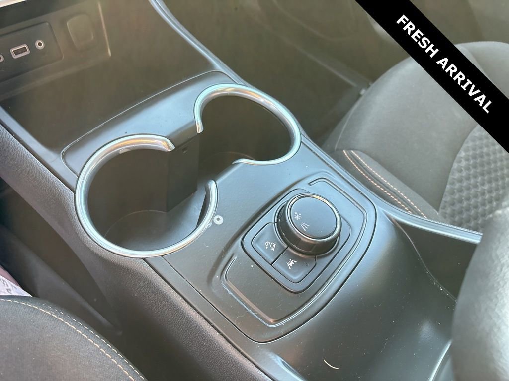 Used 2021 GMC Terrain SLE image 9