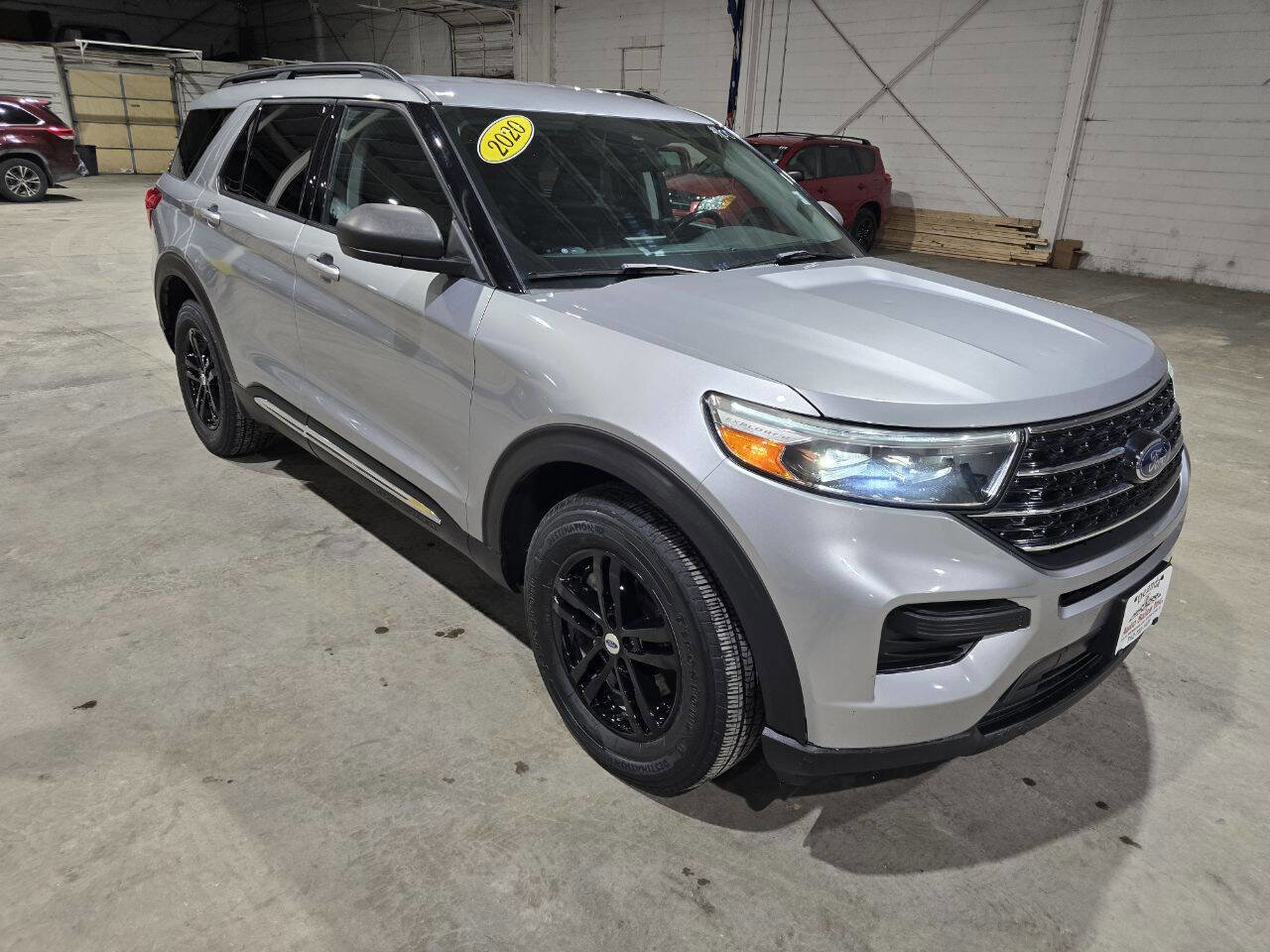 Used 2020 Ford Explorer XLT w/ Comfort Package image 19