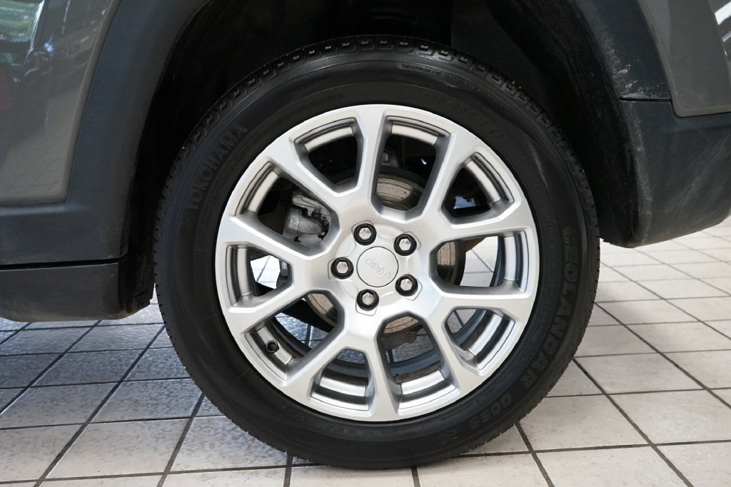 Used 2023 Jeep Compass Latitude AWD/4WD image 50