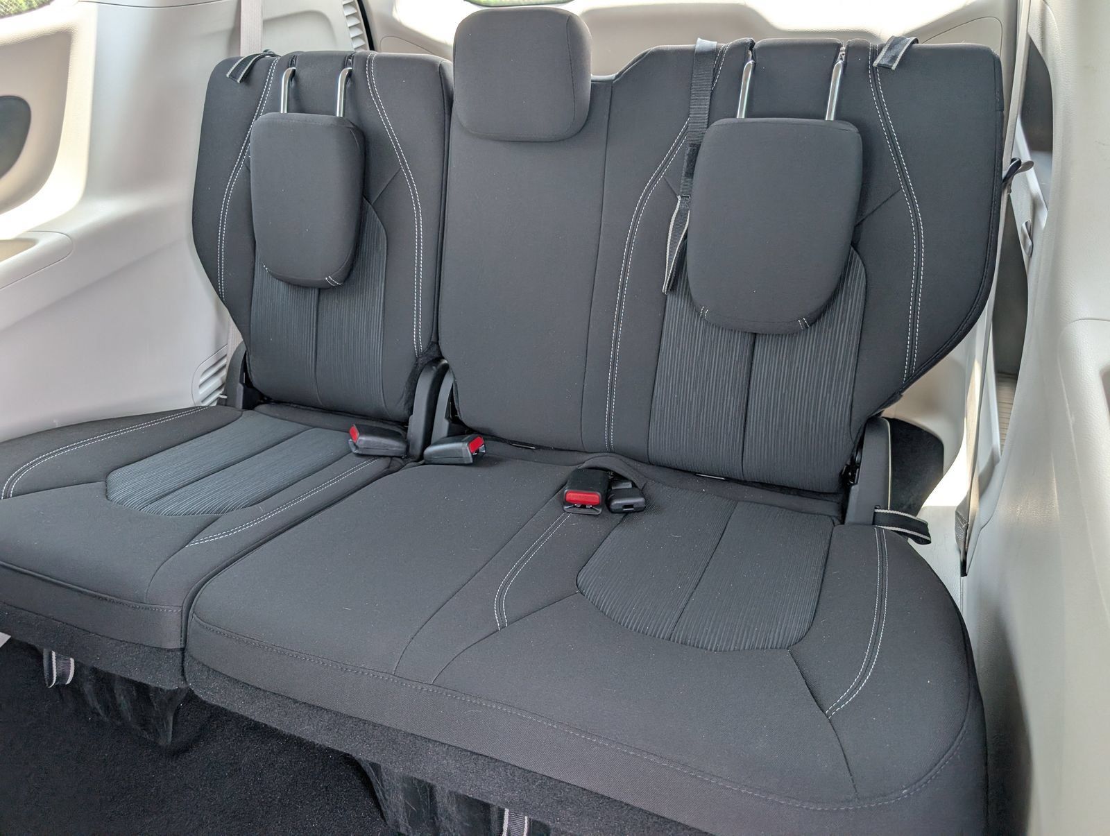 Used 2023 Chrysler Voyager LX FWD image 17