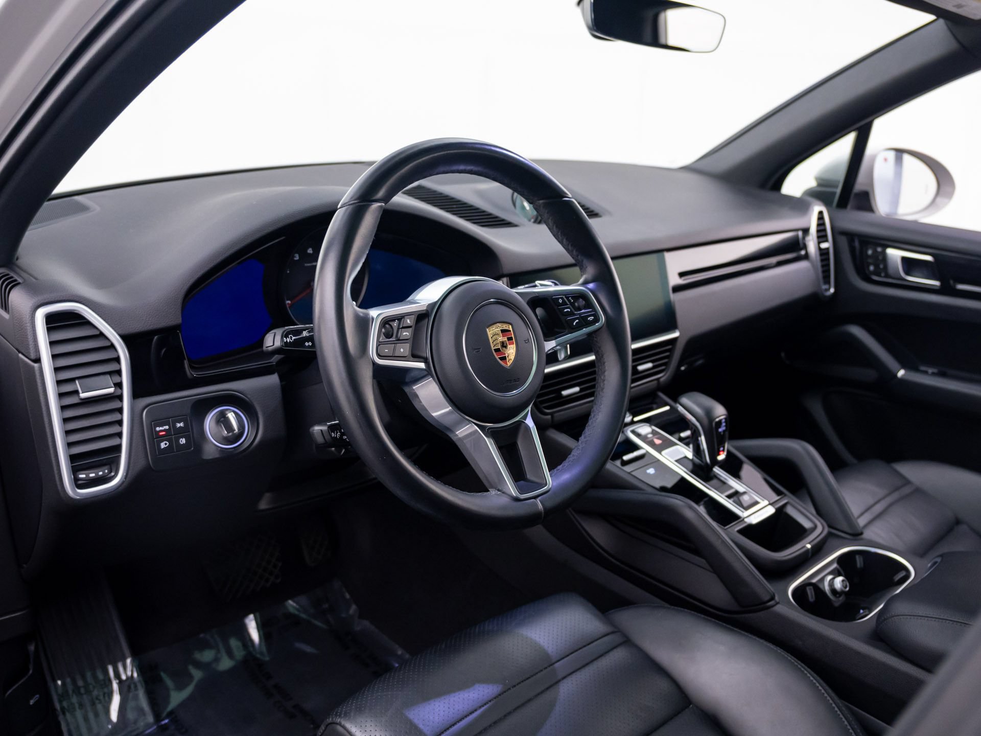 Certified 2023 Porsche Cayenne AWD/4WD image 4