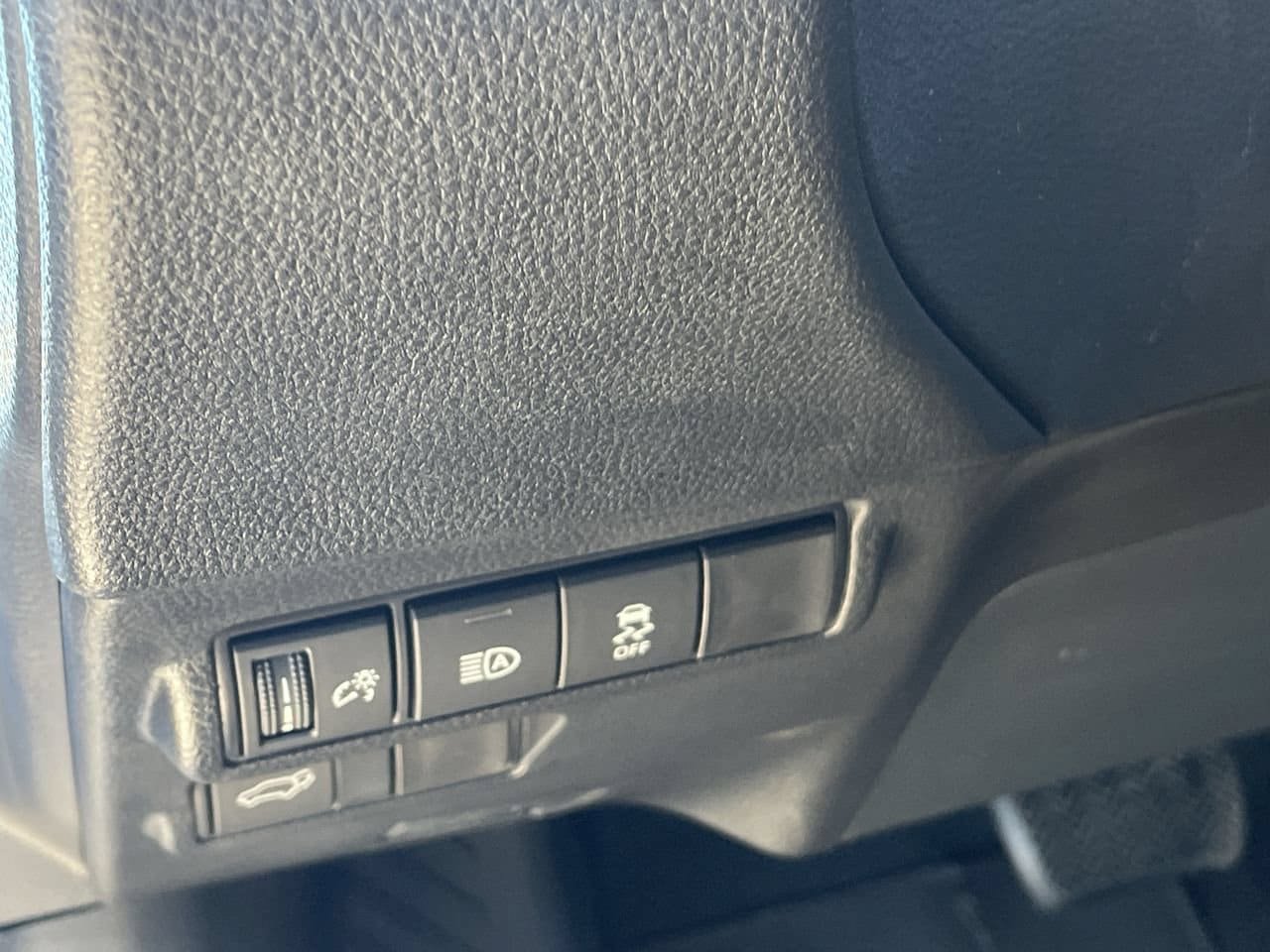 New 2026 Toyota Corolla Cross XLE w/ Convenience Package FWD image 13