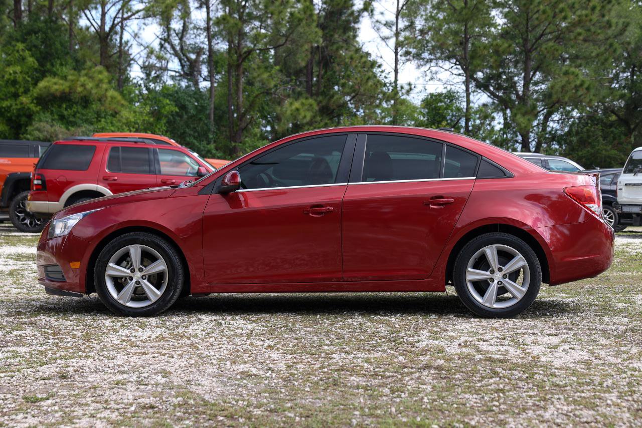 Used 2011 Chevrolet Cruze LT FWD image 3