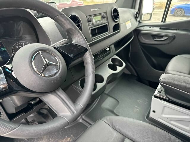 New 2025 Mercedes-Benz Sprinter 2500 image 10