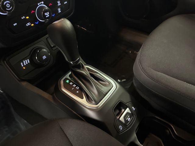 Used 2023 Jeep Renegade Altitude AWD/4WD image 25