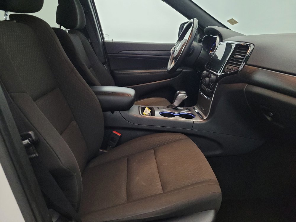 Used 2022 Jeep Grand Cherokee Laredo E image 21