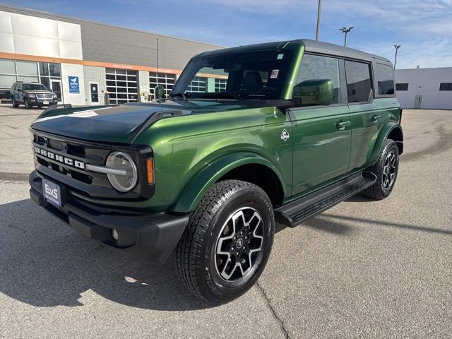 Used 2025 Ford Bronco Outer Banks AWD/4WD image 2