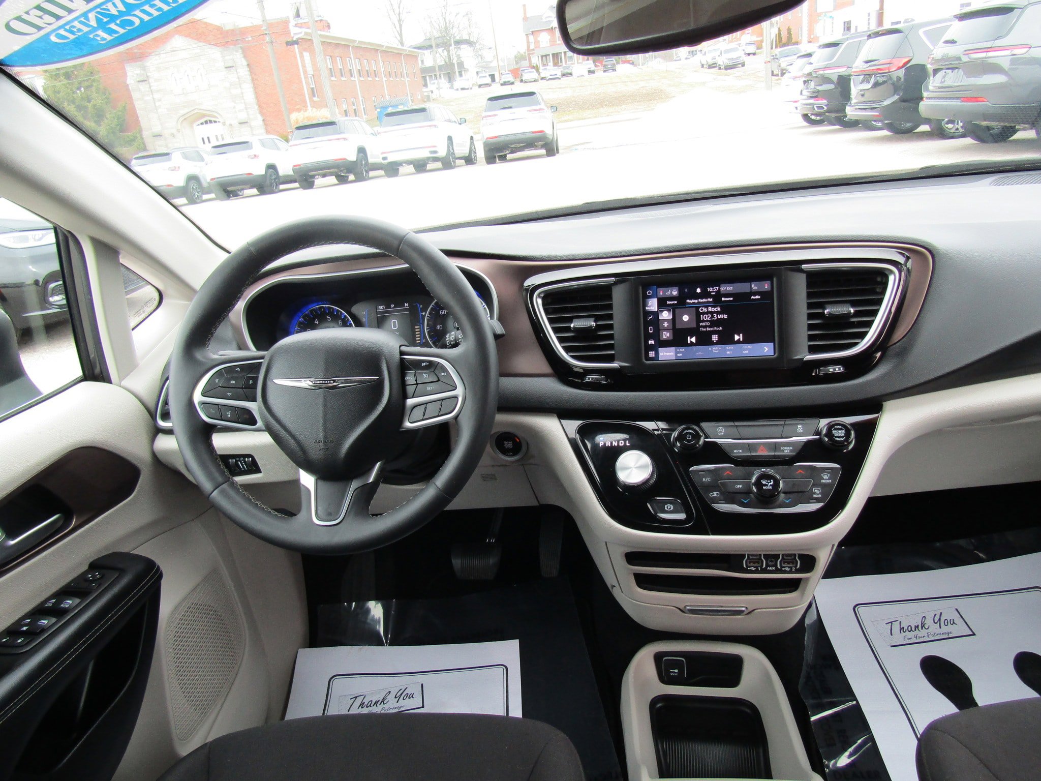 Used 2023 Chrysler Voyager LX FWD image 18