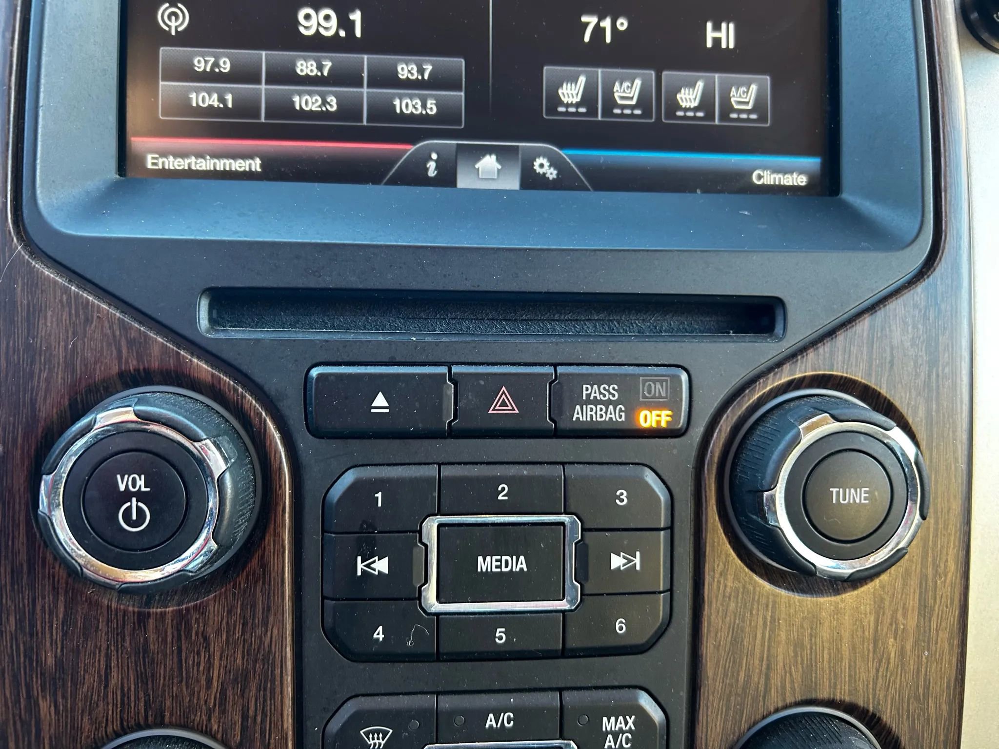 Used 2014 Ford F150 Lariat w/ Equipment Group 501A Mid image 21