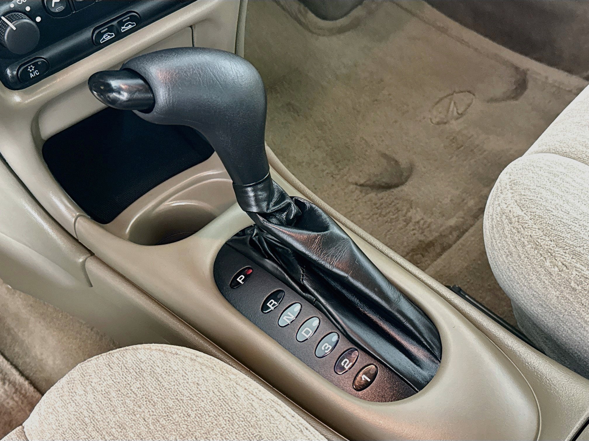 Used 2000 Oldsmobile Intrigue GX FWD image 17