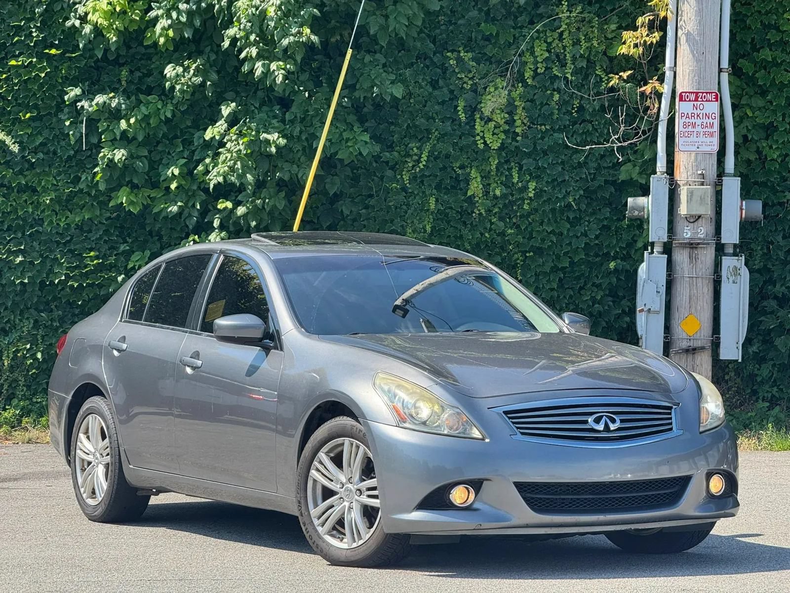 Used 2013 INFINITI G37 x Sedan w/ Premium Pkg AWD/4WD image 2