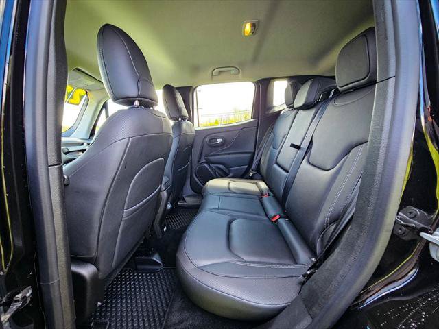 Certified 2022 Jeep Renegade Limited AWD/4WD image 32