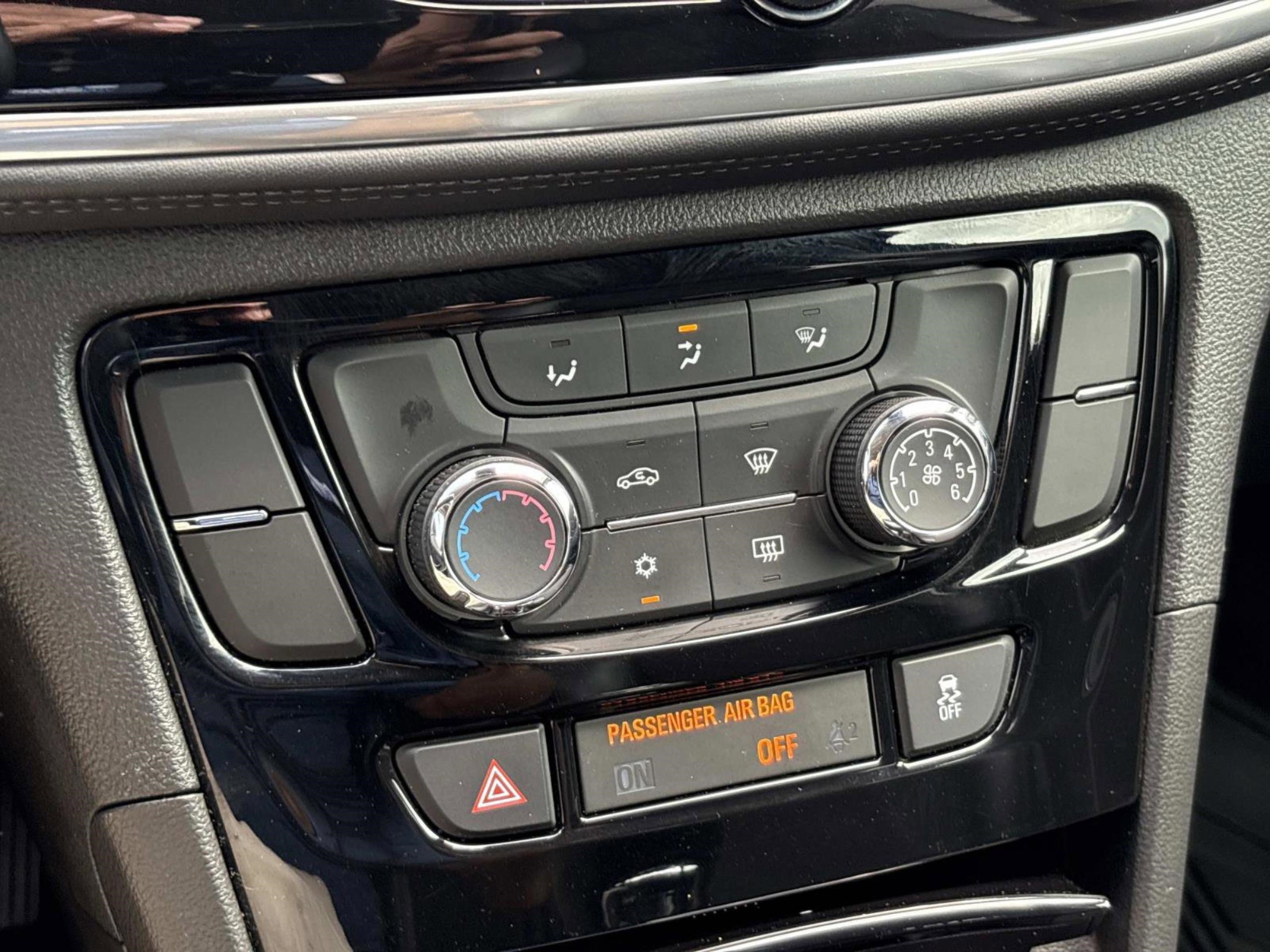 Used 2019 Buick Encore Preferred w/ Safety Package image 32