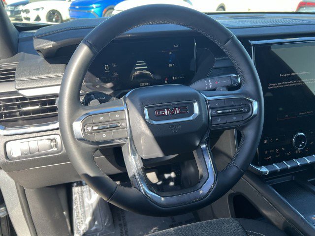 Used 2025 GMC Acadia Elevation image 11