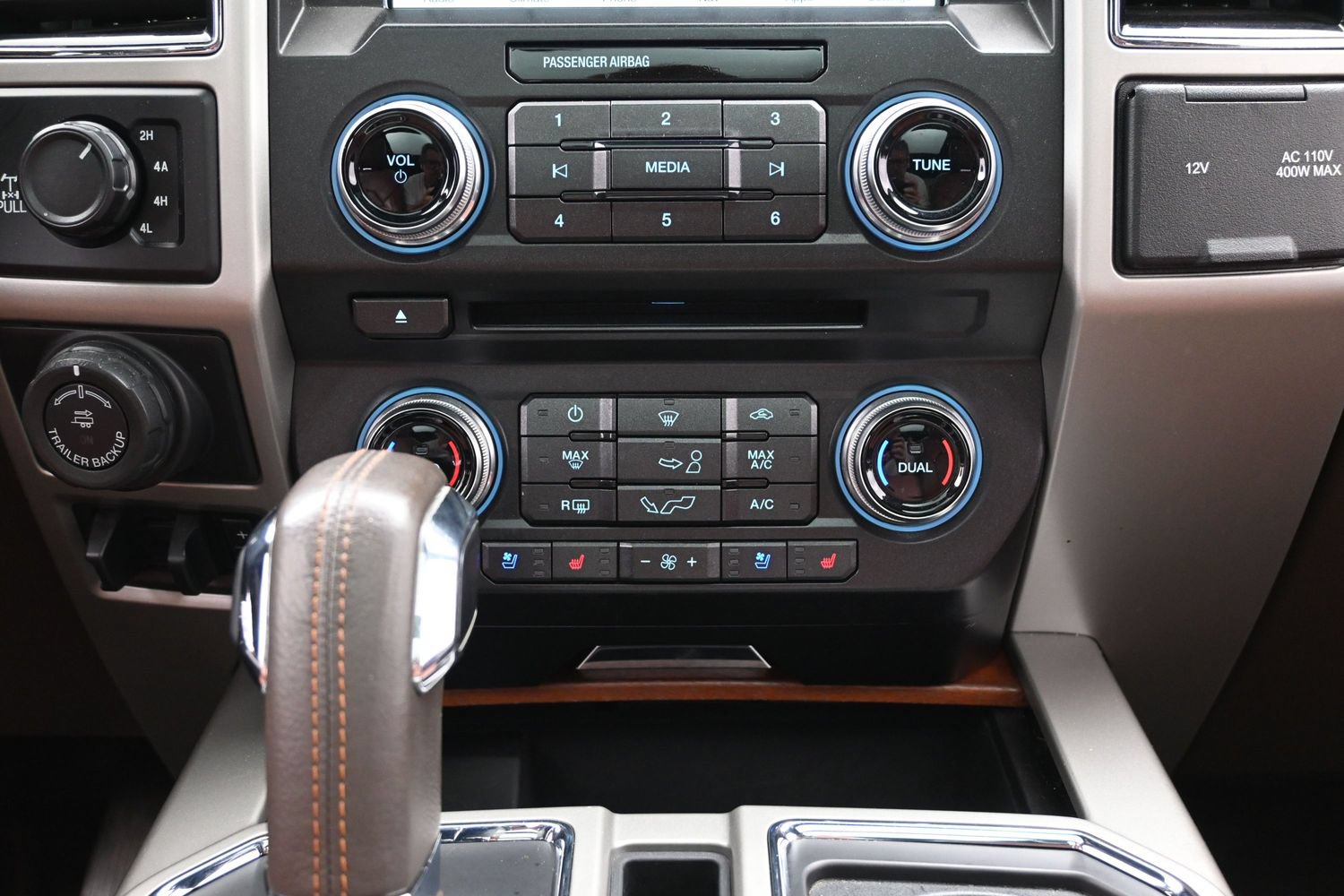 Used 2018 Ford F150 King Ranch w/ Equipment Group 601A Luxury AWD/4WD image 38