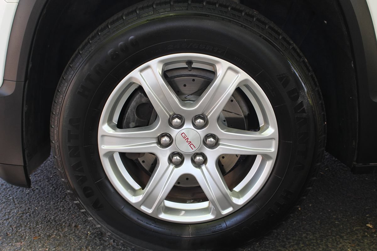 Used 2018 GMC Acadia SLE FWD image 40