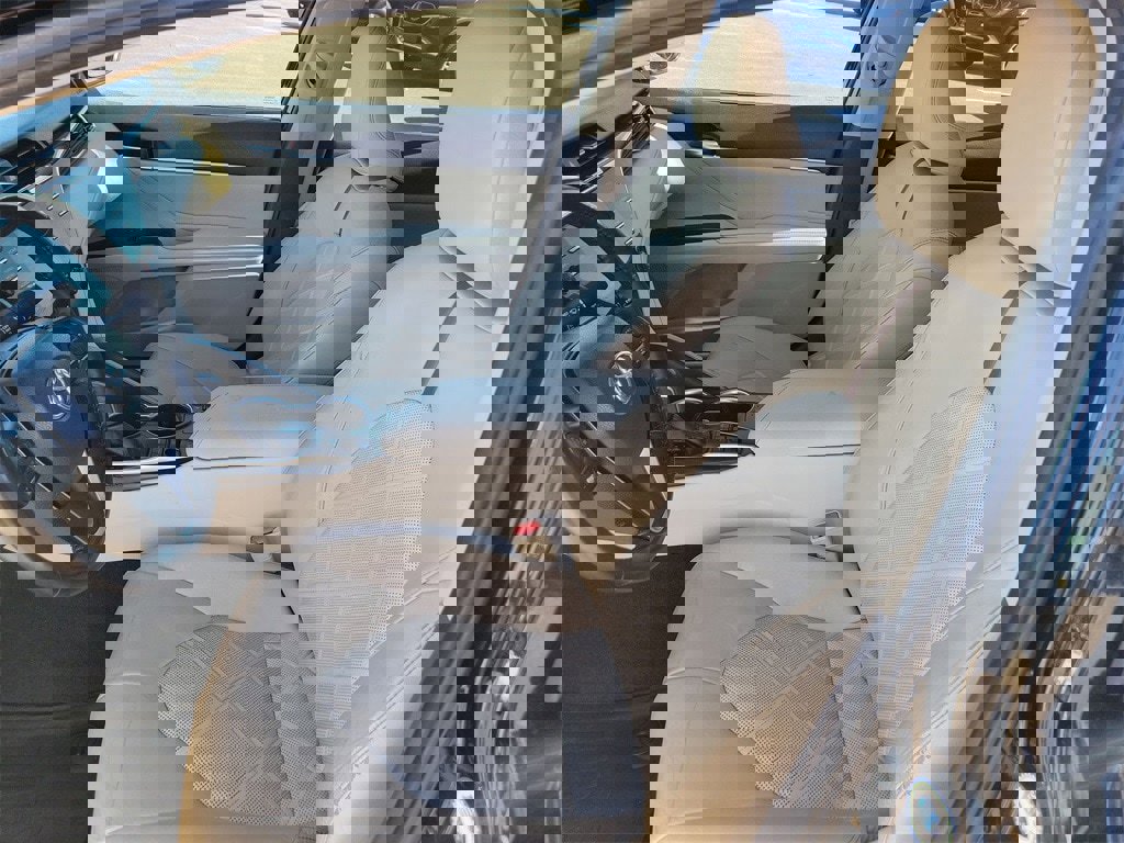 Used 2018 Toyota Camry XLE w/ Driver Assist Package image 16