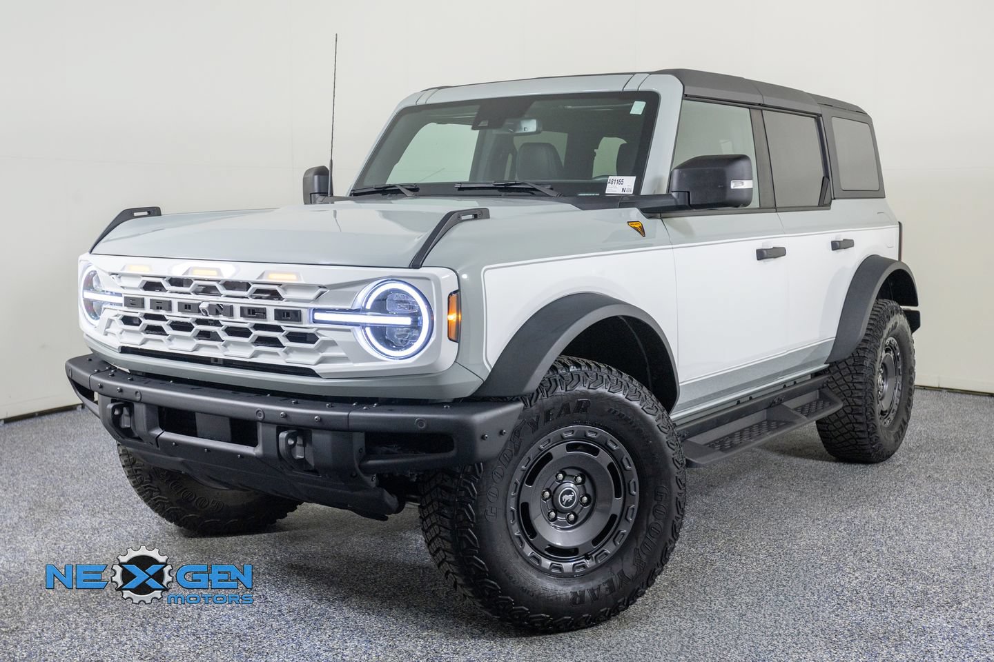 Used 2024 Ford Bronco Badlands AWD/4WD image 3