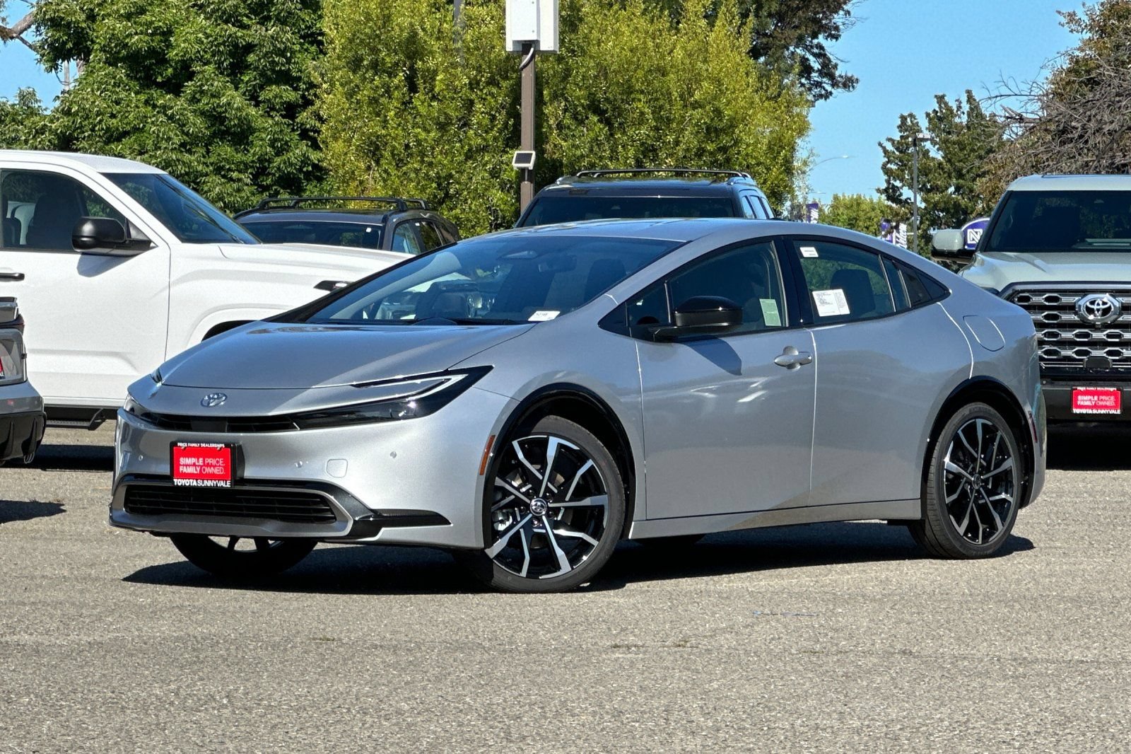 New 2026 Toyota Prius Plug-In Hybrid FWD video 2