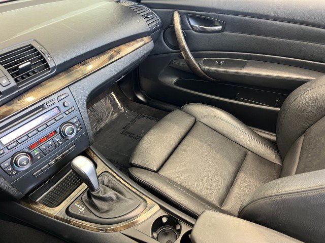 Used 2010 BMW 135i Convertible RWD image 17