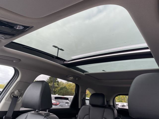 Certified 2025 Kia Sorento SX image 7