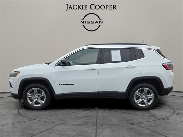 Used 2024 Jeep Compass Latitude image 2