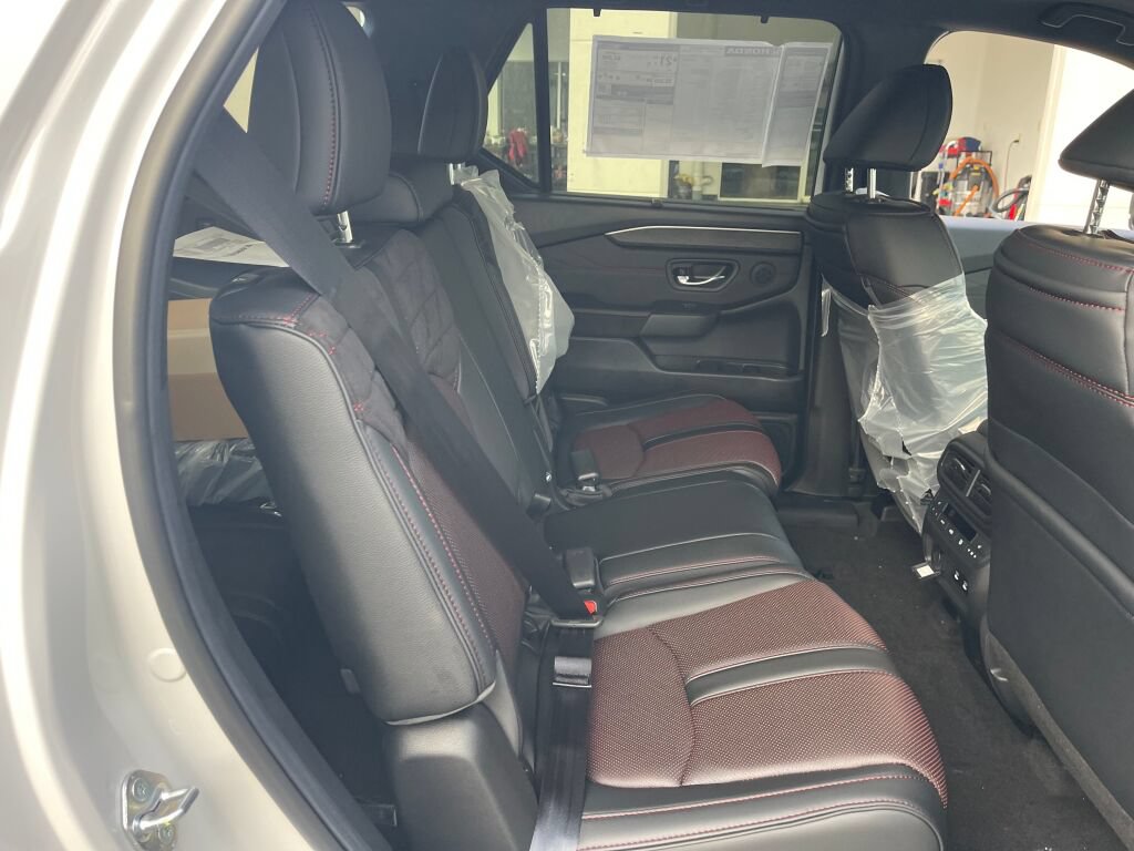 New 2026 Honda Pilot Black Edition image 20