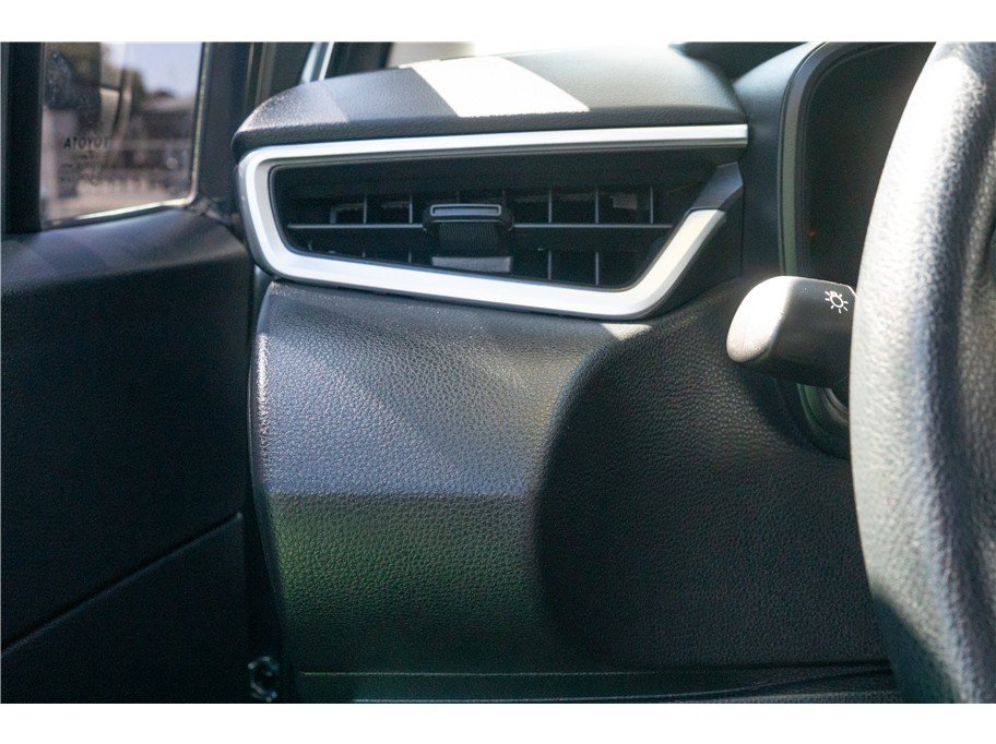 Used 2026 Toyota Corolla LE w/ LE Premium Package FWD image 16