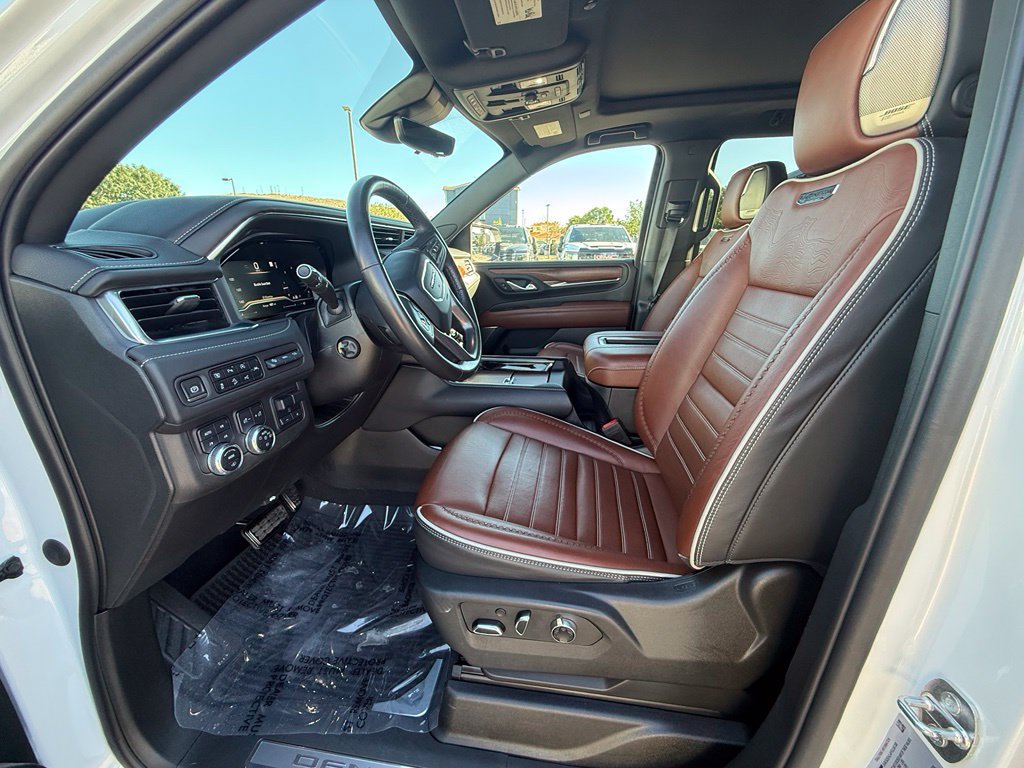 Used 2023 GMC Yukon Denali Ultimate AWD/4WD image 10