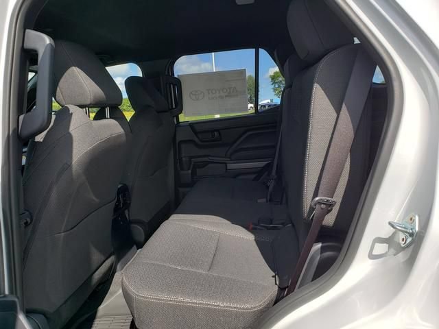 New 2026 Toyota 4Runner SR5 AWD/4WD image 12